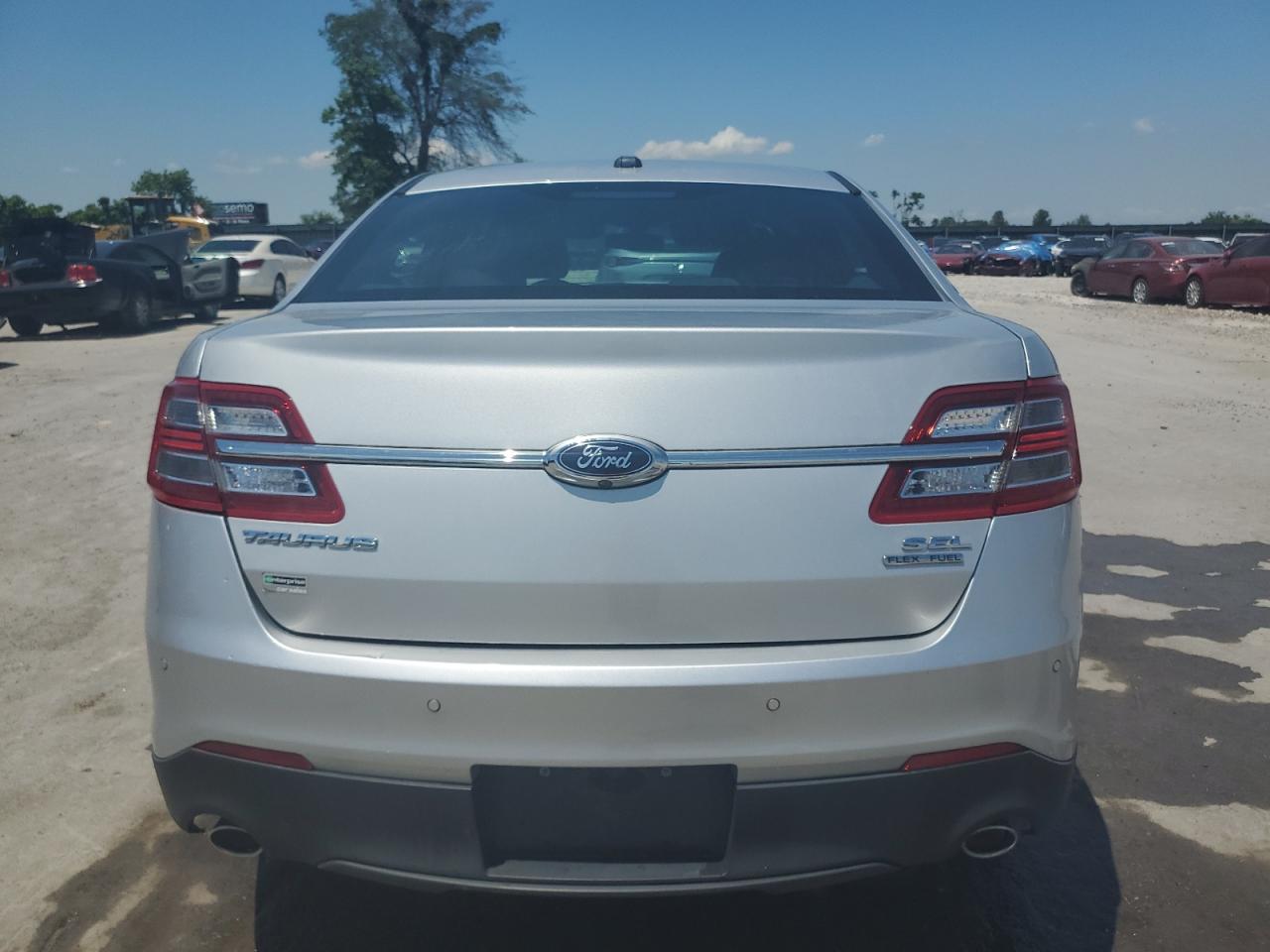 1FAHP2E85JG133506 2018 Ford Taurus Sel