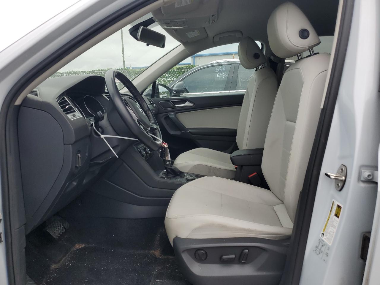 3VV2B7AX5JM053784 2018 Volkswagen Tiguan Se