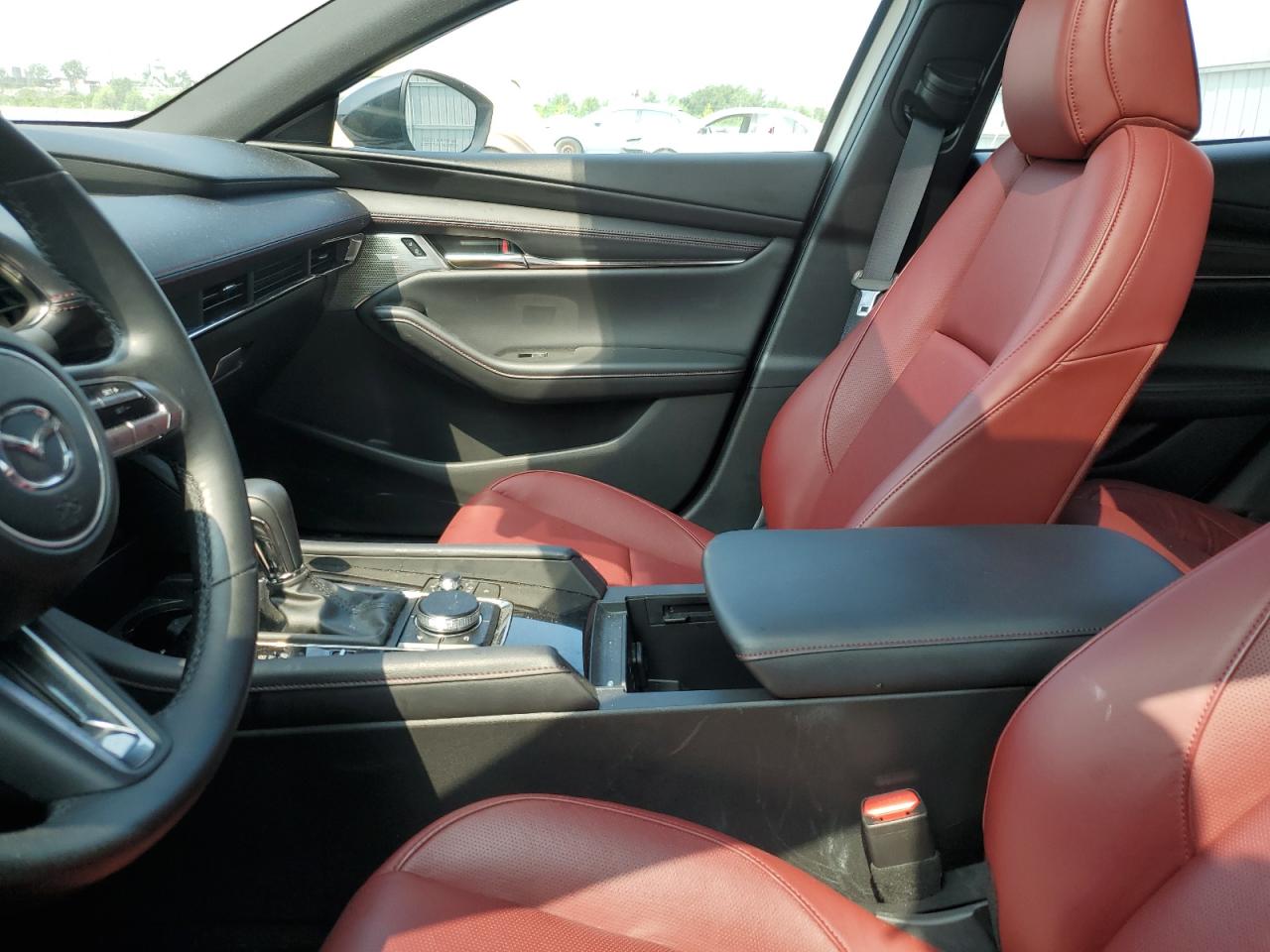 JM1BPBMY8N1520741 2022 Mazda 3 Premium