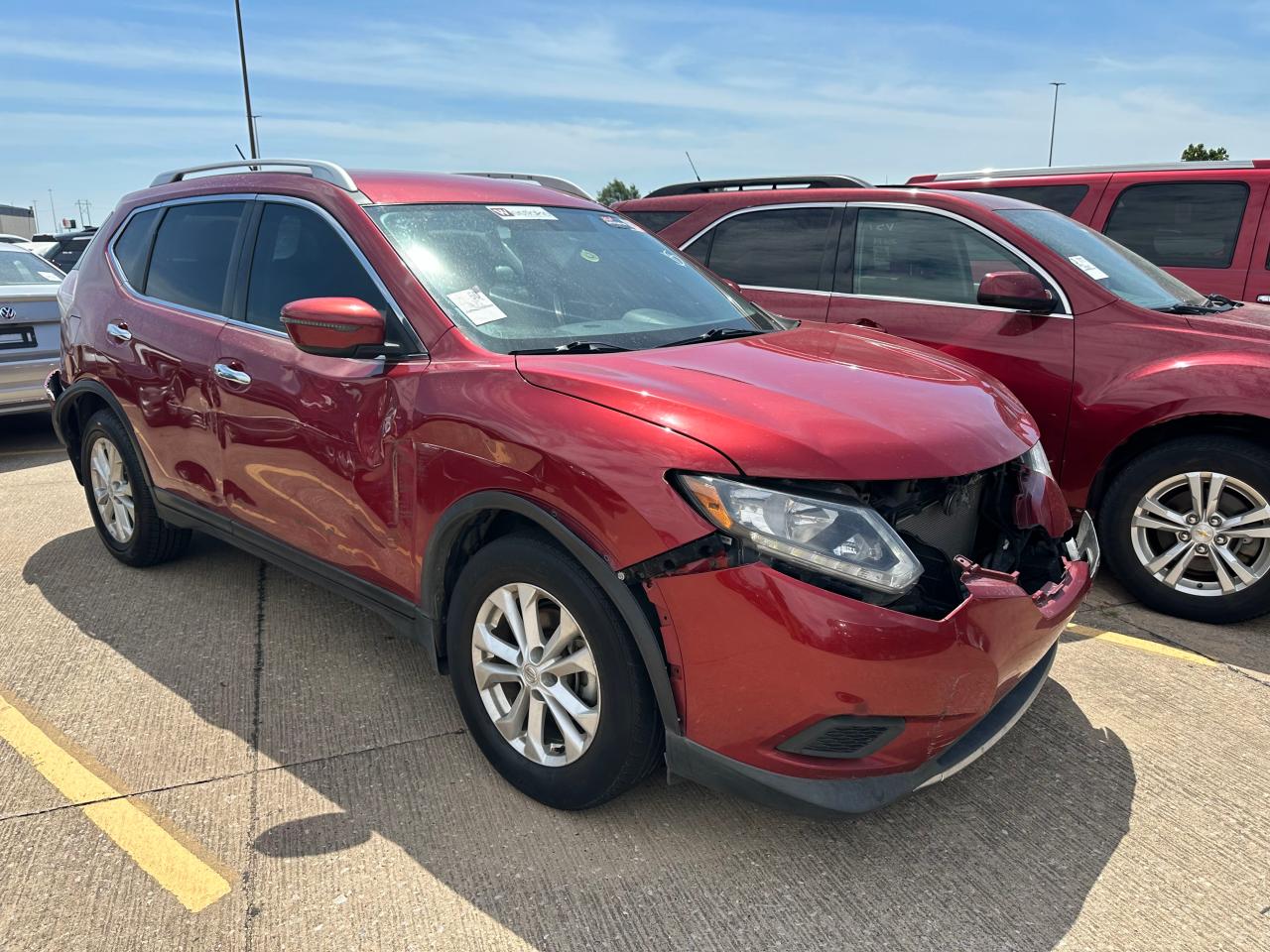 2016 Nissan Rogue S vin: KNMAT2MT2GP667097