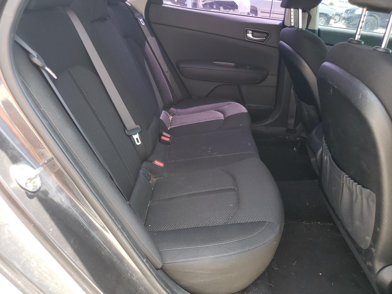 KNAGT4L33J5213609 2018 Kia Optima Lx