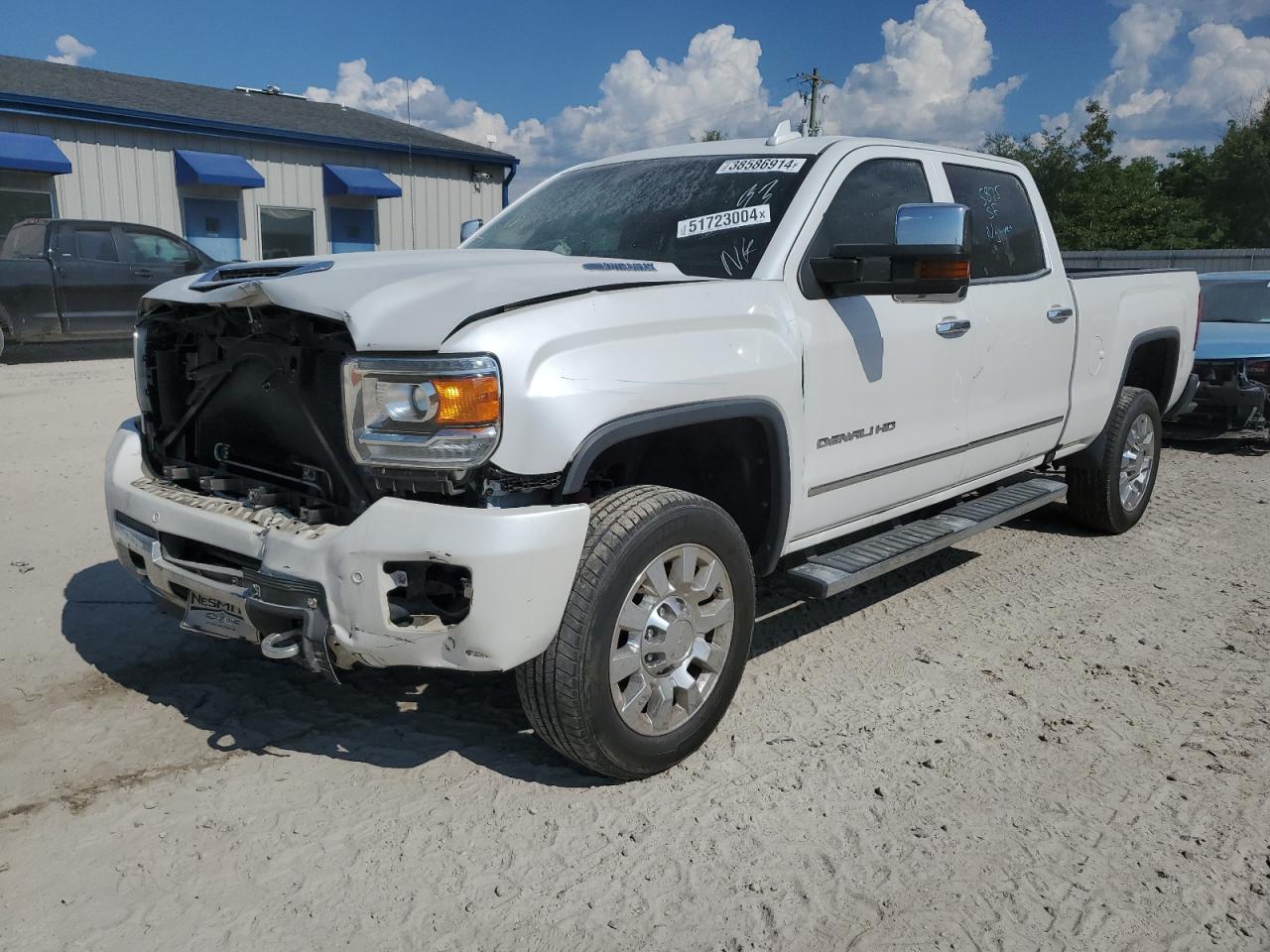 1GT12UEY7JF261144 2018 GMC Sierra K2500 Denali