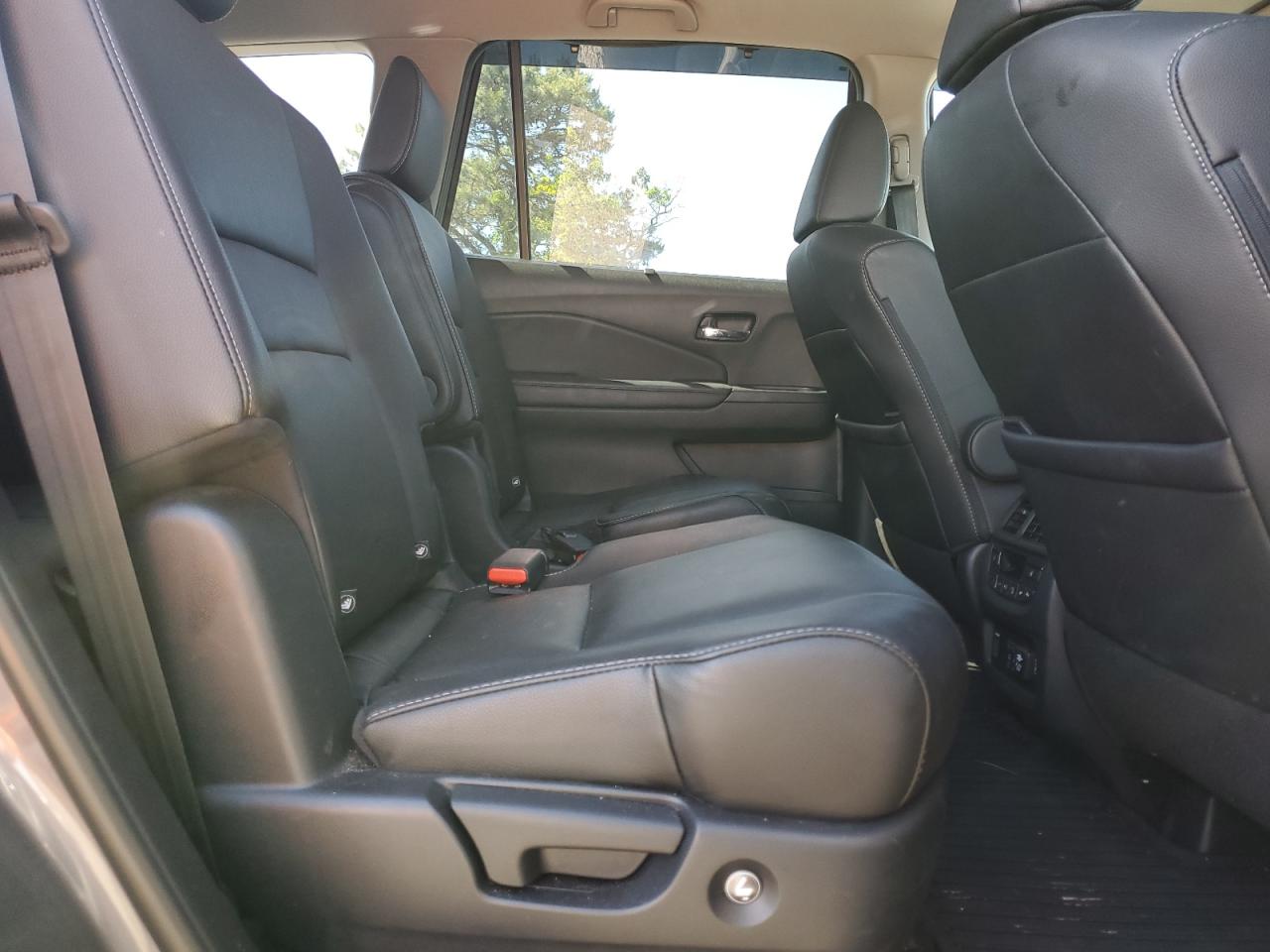 5FNYF6H68NB018929 2022 Honda Pilot Touring