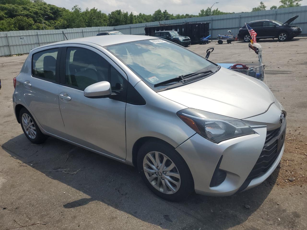 VNKKTUD37JA092562 2018 Toyota Yaris L