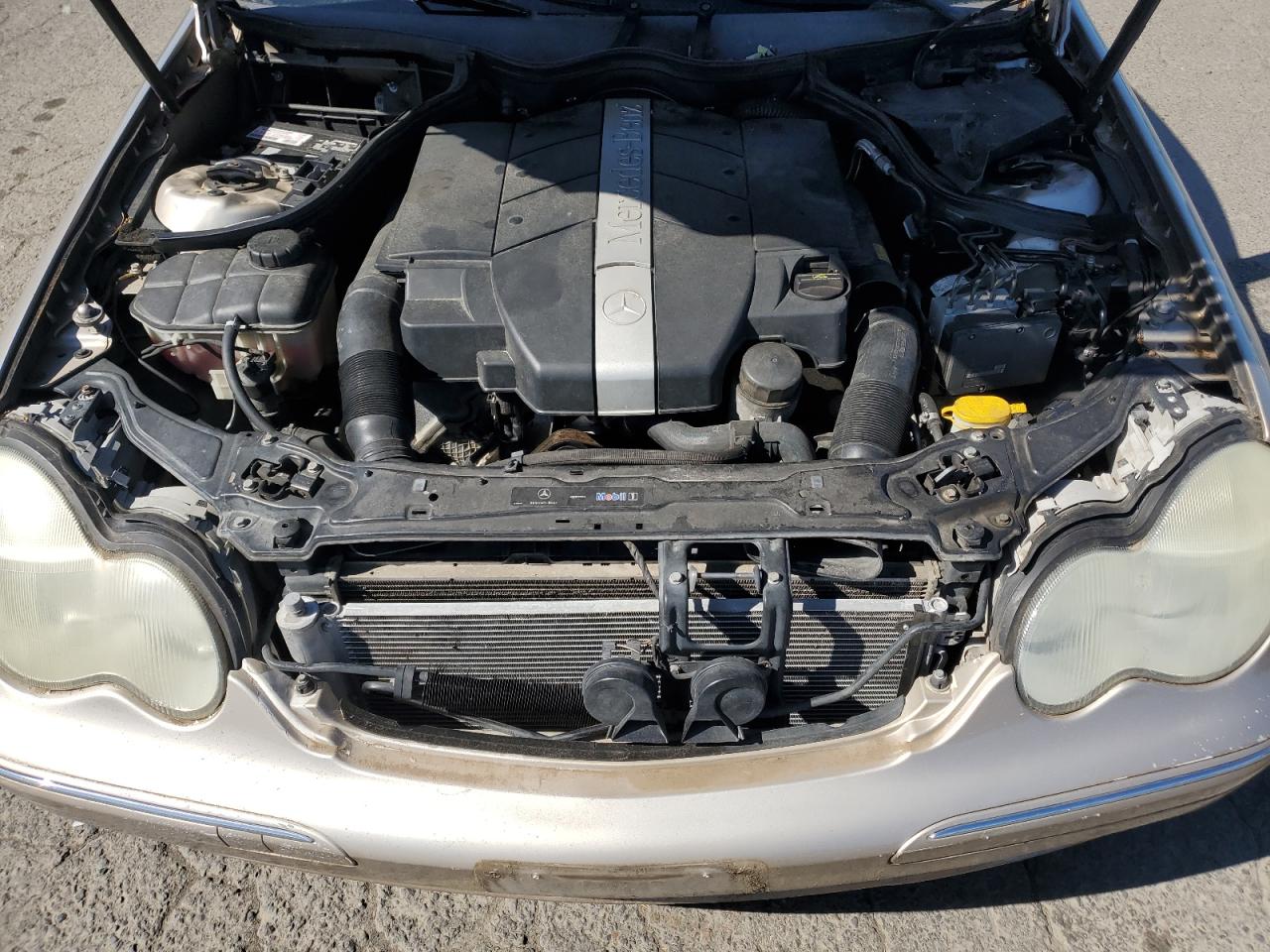 WDBRF61J72F253086 2002 Mercedes-Benz C 240