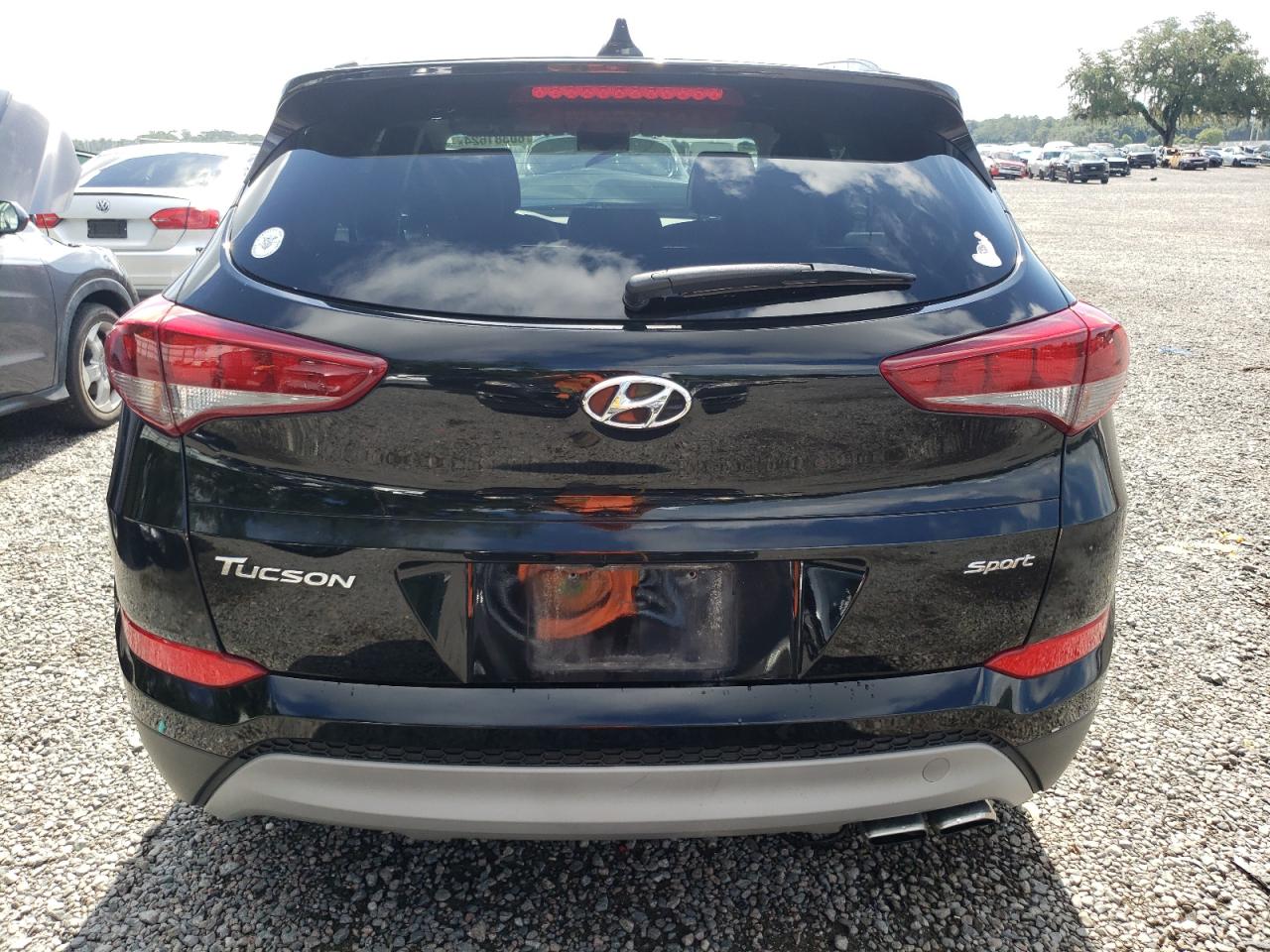 KM8J33AL9JU819679 2018 Hyundai Tucson Sport