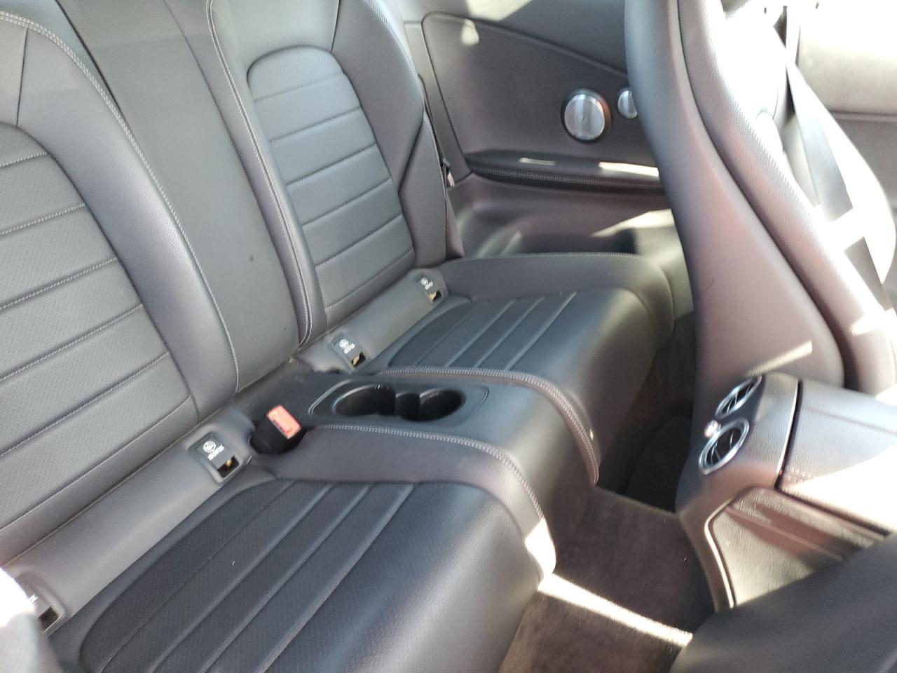 WDDWJ4JB9JF739984 2018 Mercedes-Benz C 300