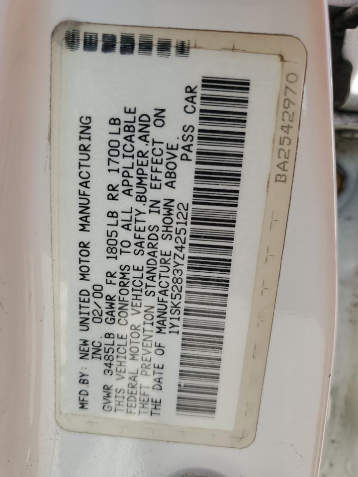 1Y1SK5283YZ425122 2000 Chevrolet Geo Prizm Base