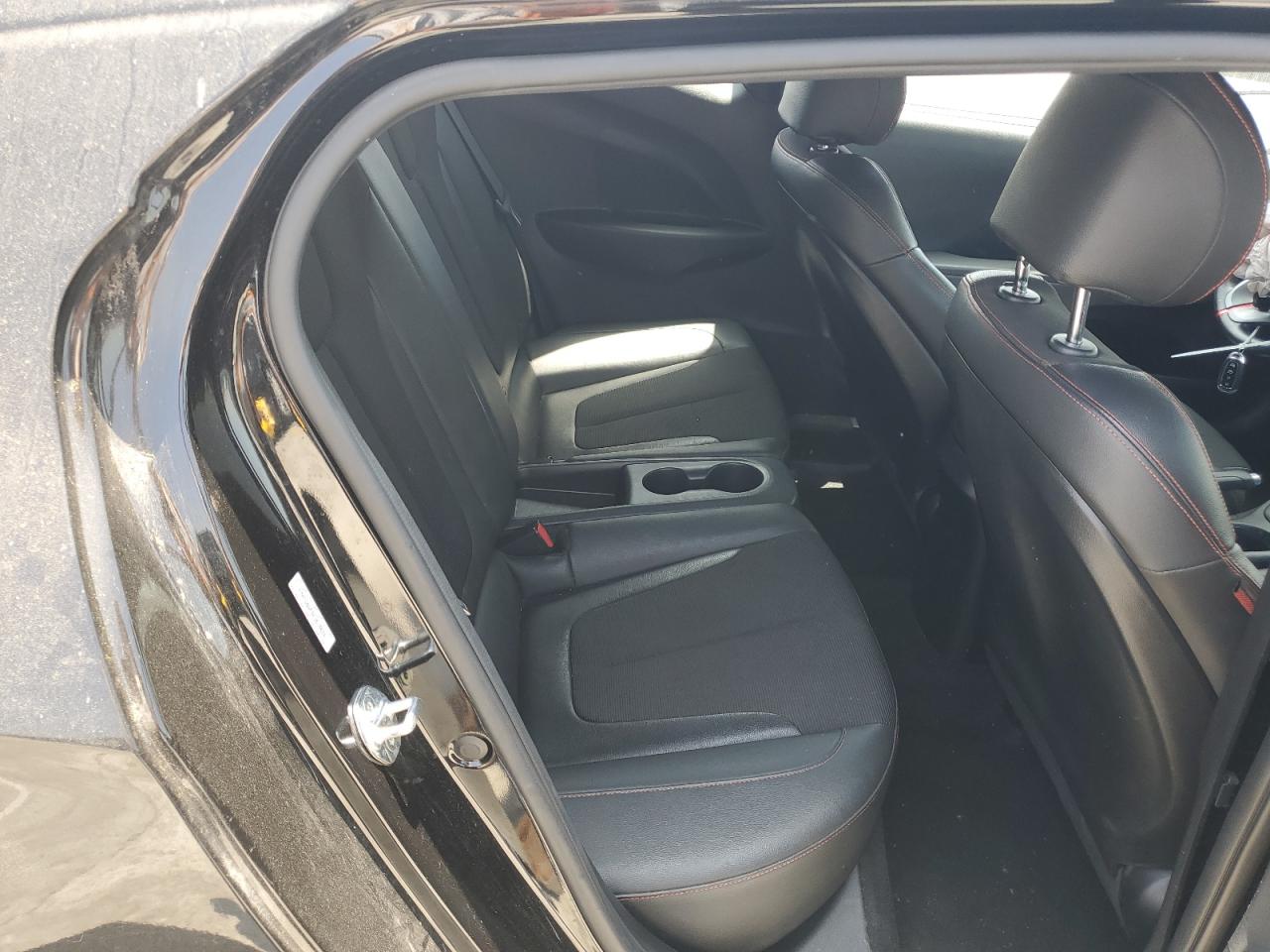 KMHTG6AF2KU019624 2019 Hyundai Veloster Base