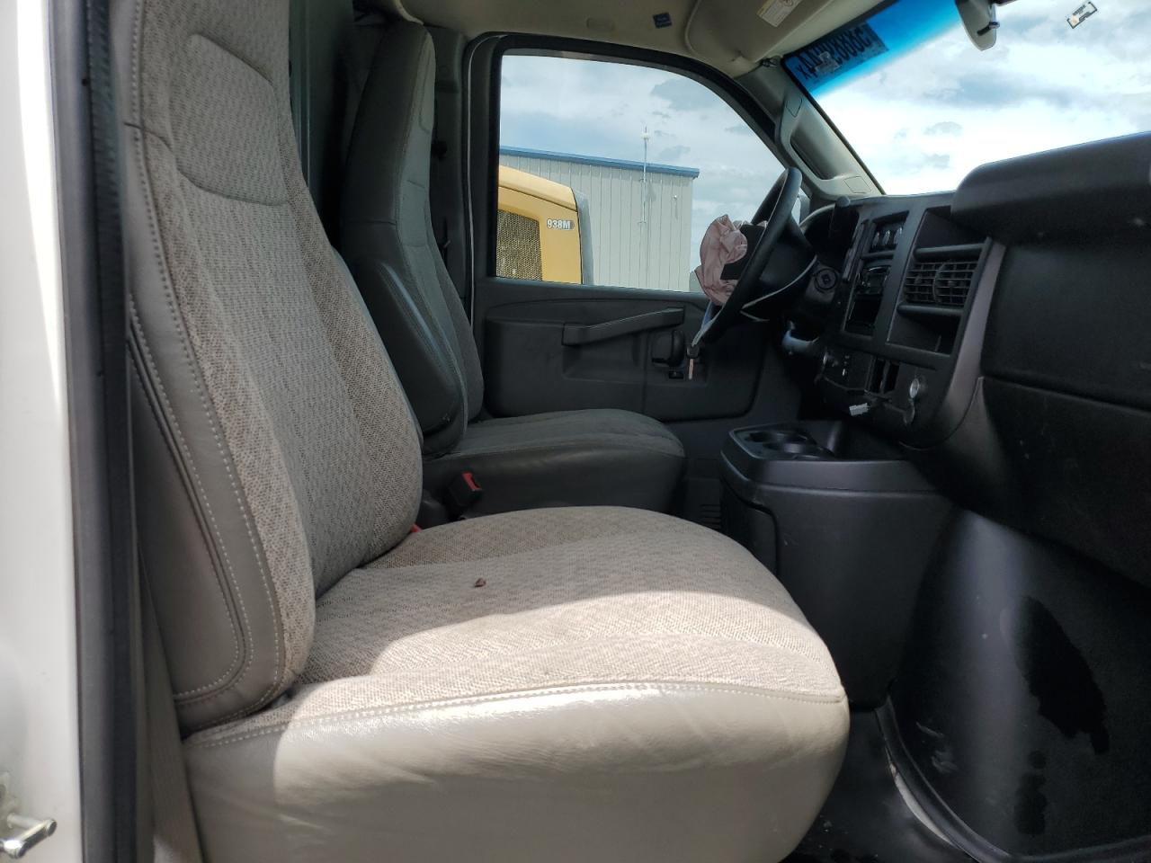 1GTW7AFF0G1907052 2016 GMC Savana G2500