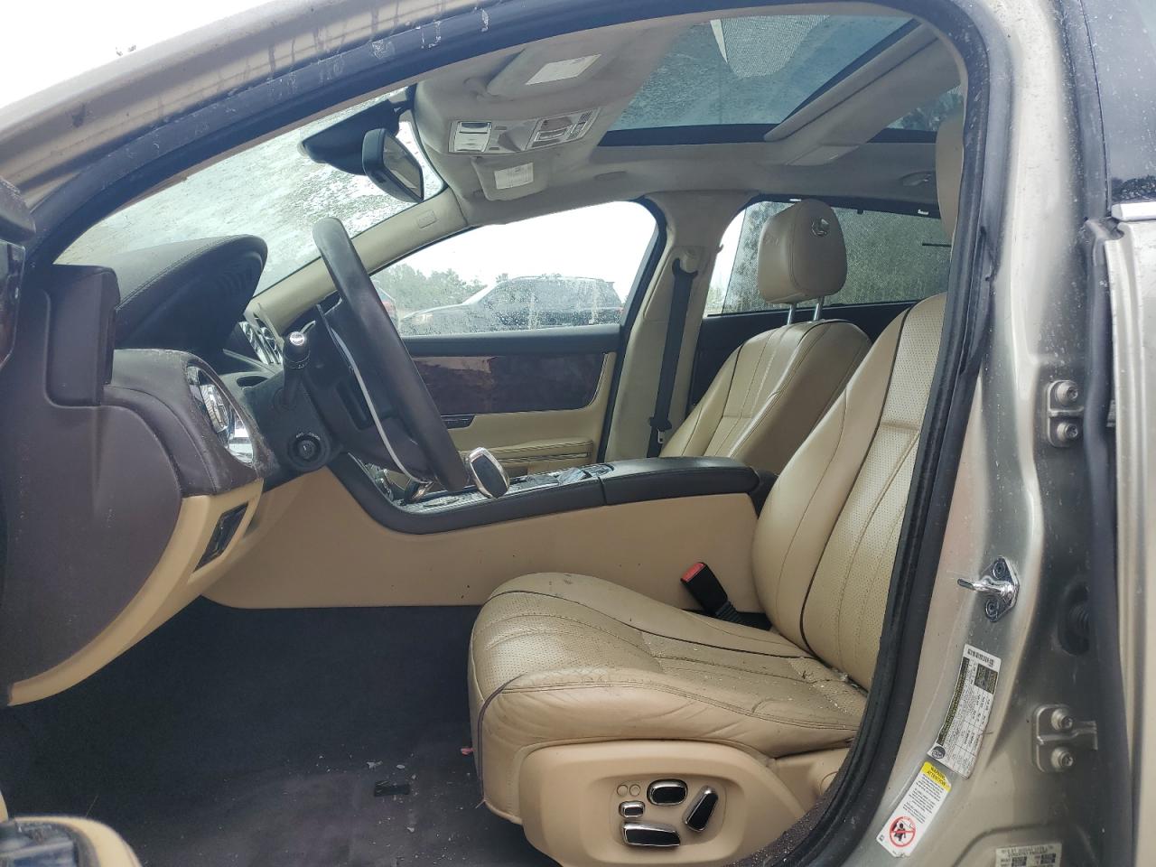 SAJWA2GB9BLV15026 2011 Jaguar Xjl