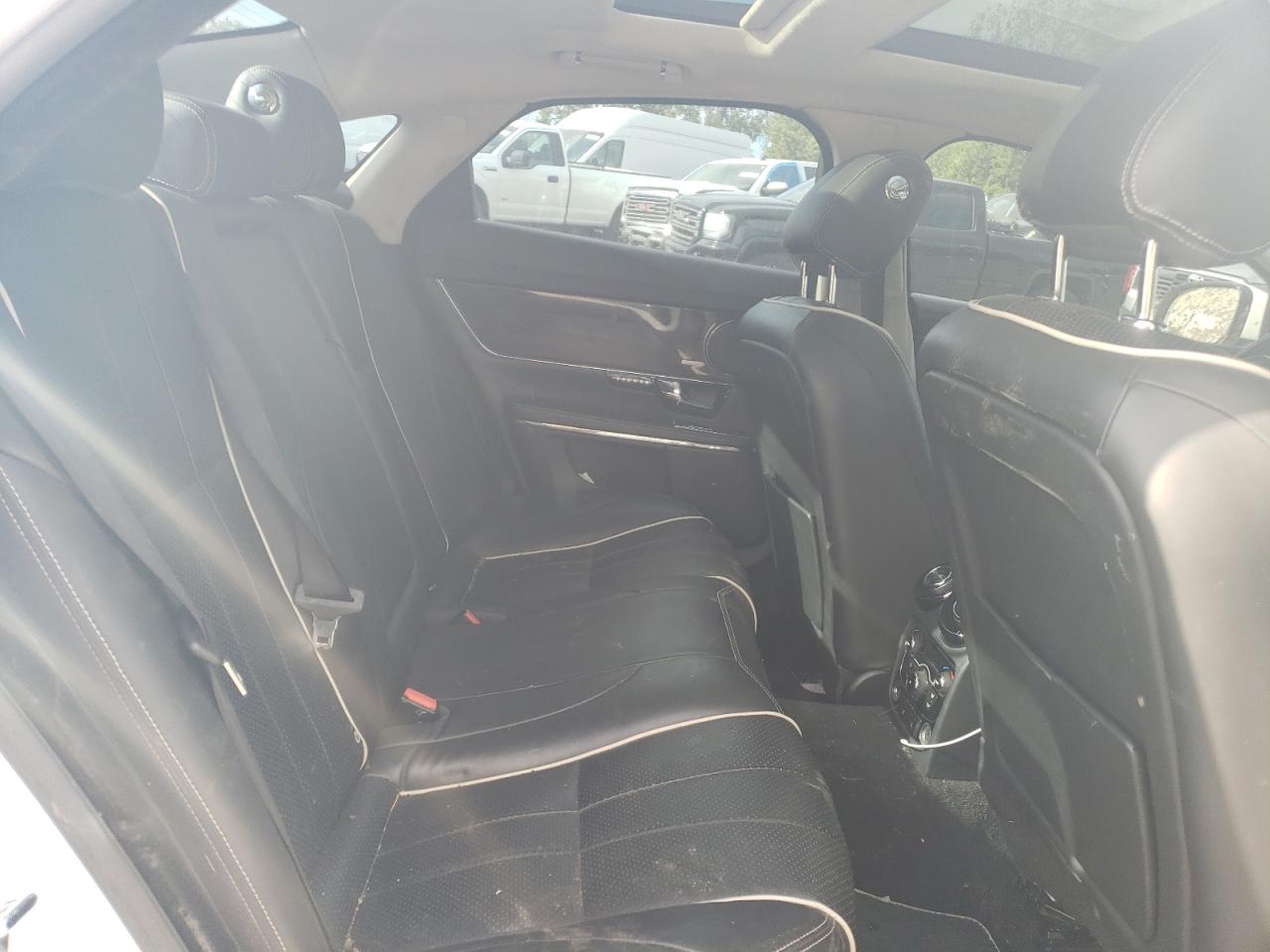 SAJWA1GE2CMV27079 2012 Jaguar Xj Supercharged