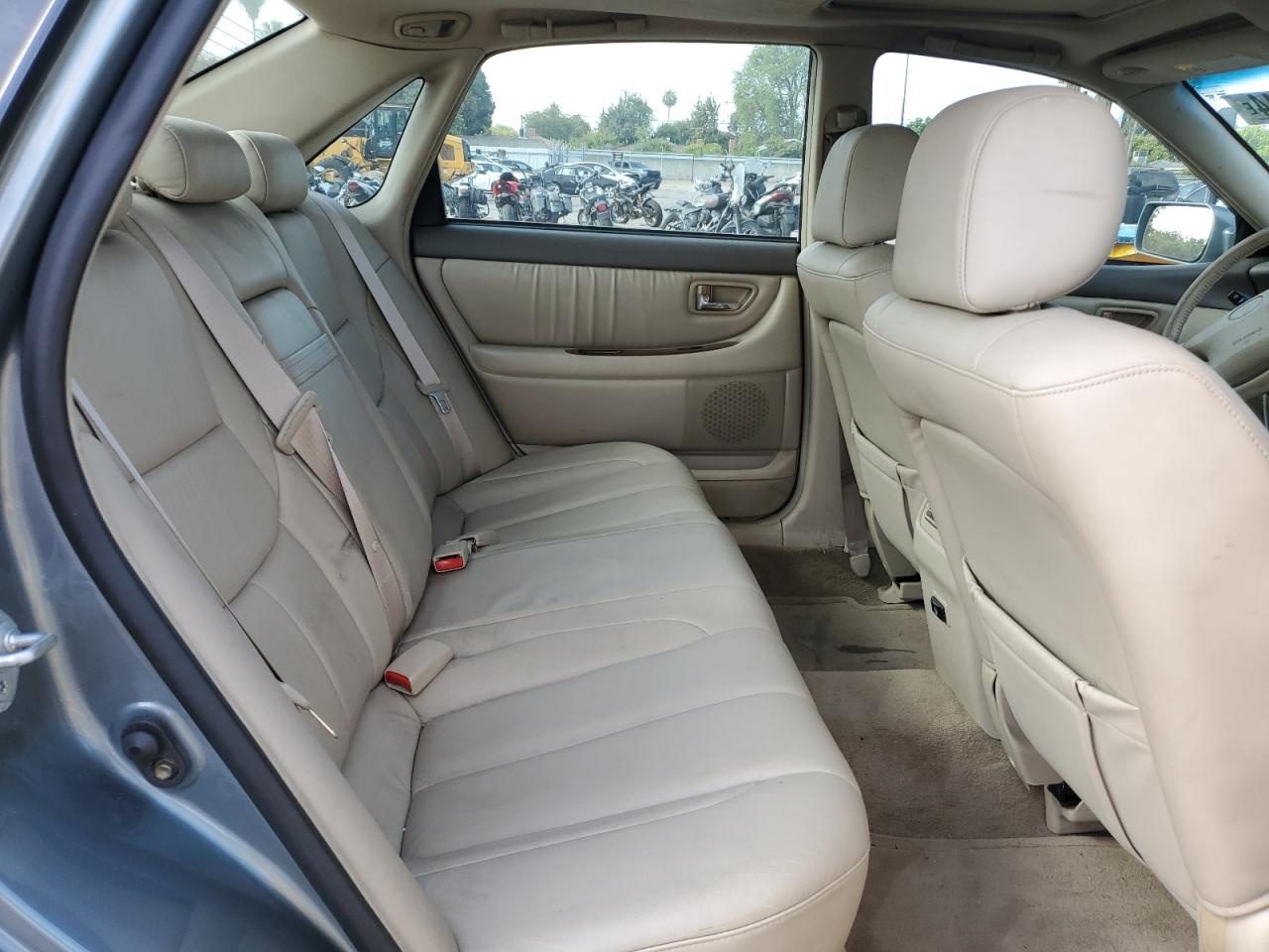 4T1BF28B11U150827 2001 Toyota Avalon Xl