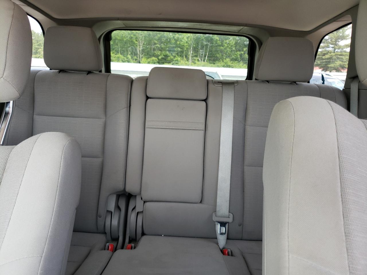 1J4RR4GG2BC566762 2011 Jeep Grand Cherokee Laredo