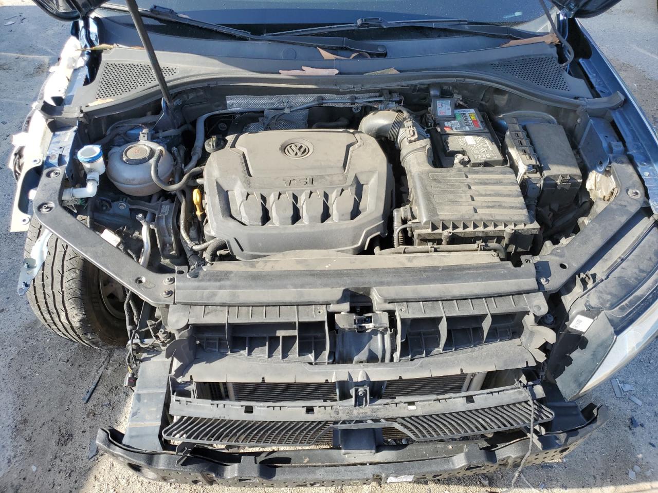 3VV3B7AX0JM016095 2018 Volkswagen Tiguan Se