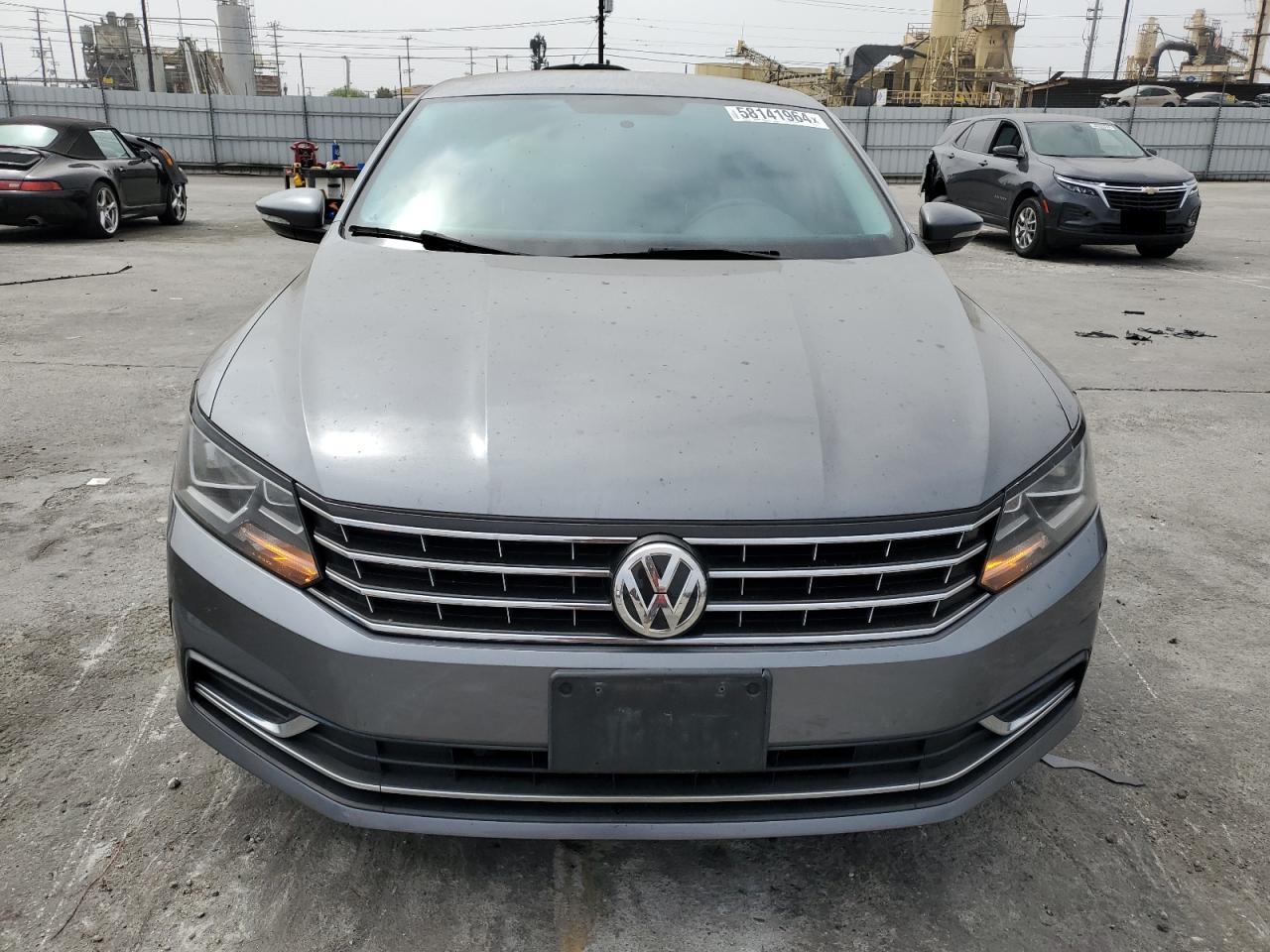 1VWAT7A39HC081715 2017 Volkswagen Passat S