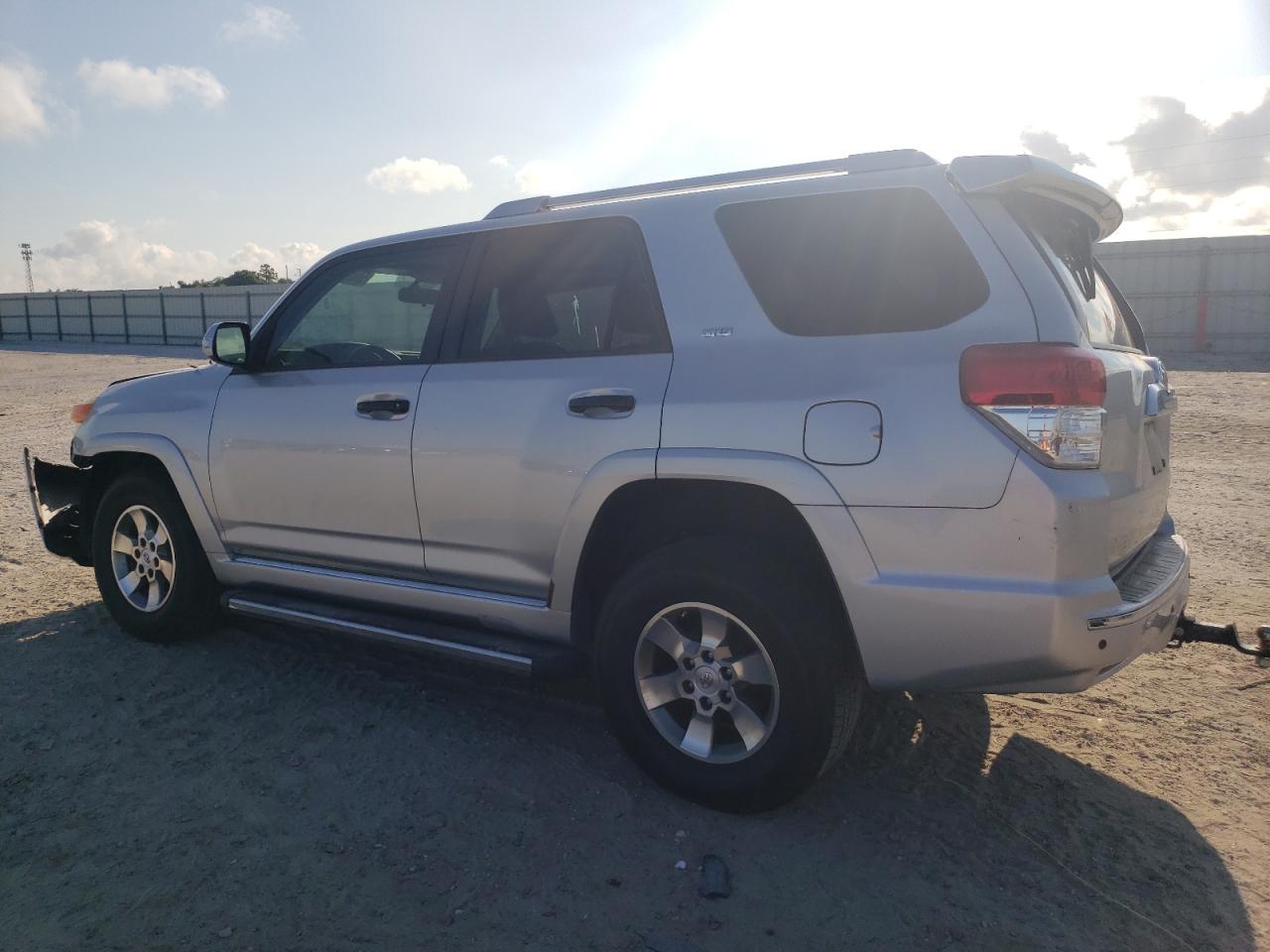 JTEZU5JR8B5016535 2011 Toyota 4Runner Sr5