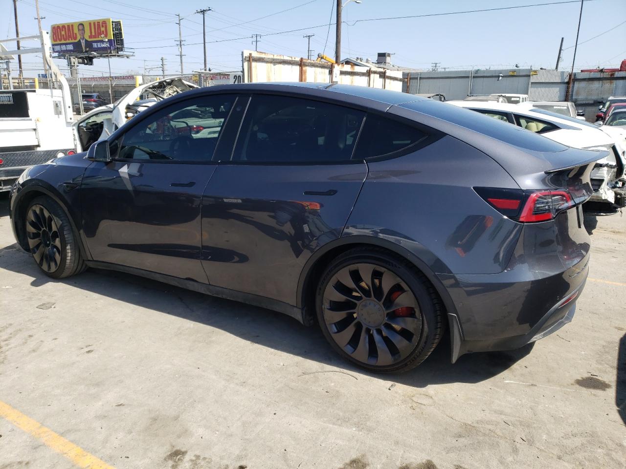 2022 Tesla Model Y vin: 7SAYGDEF3NF389859