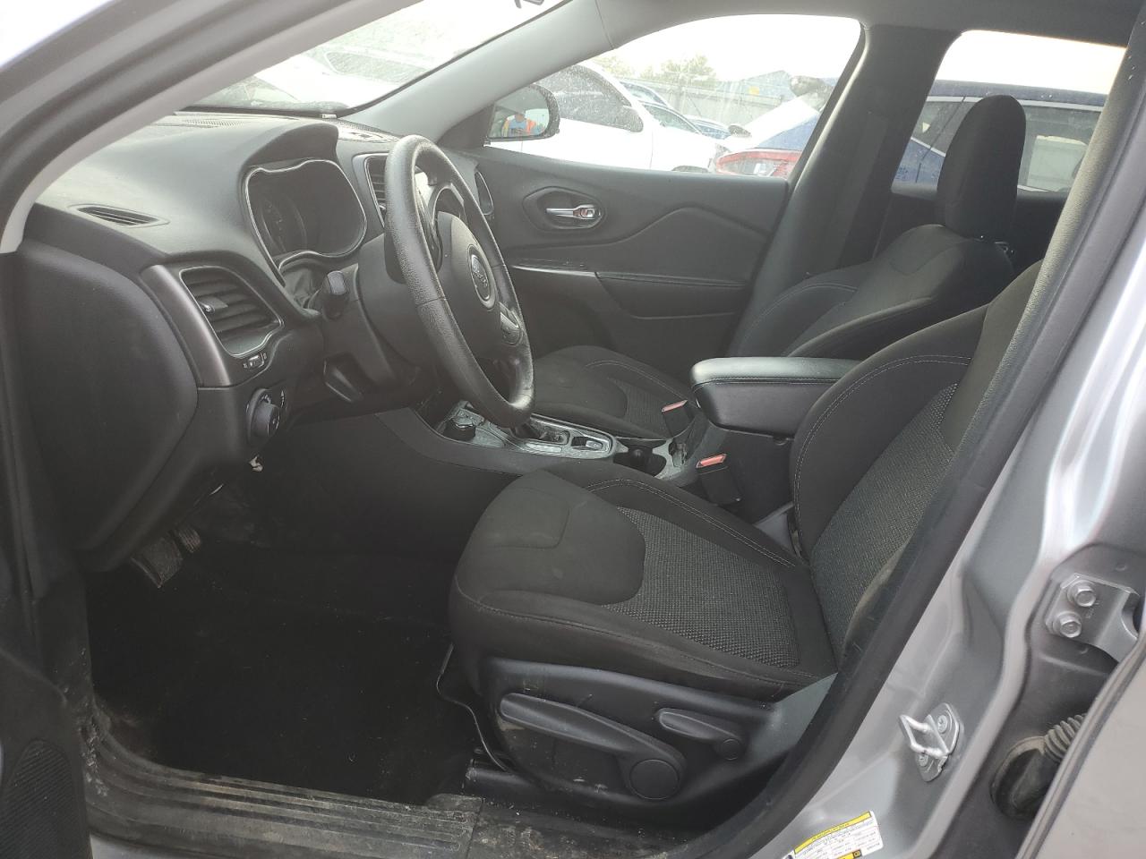 1C4PJMCB1KD341726 2019 Jeep Cherokee Latitude