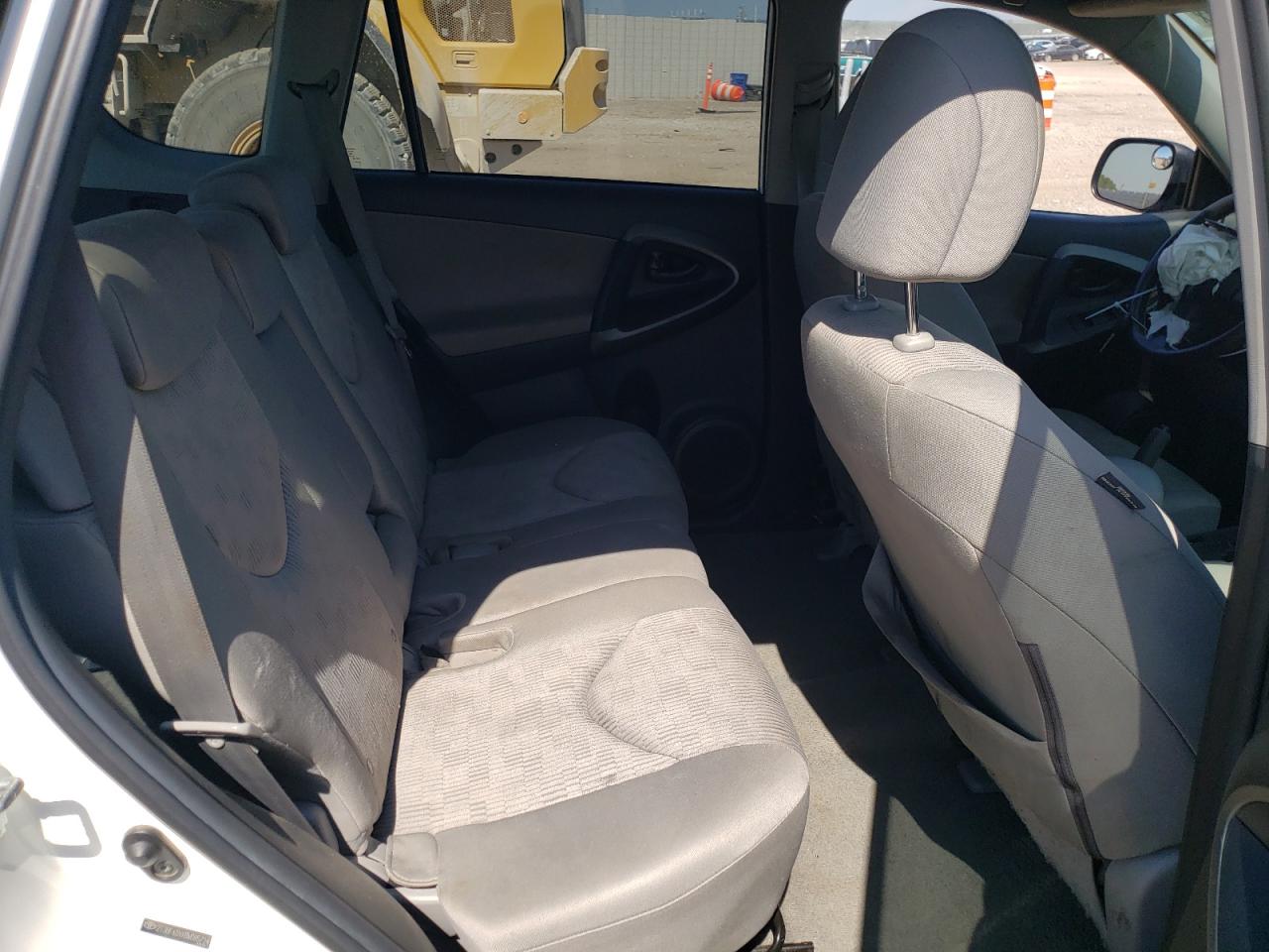 2T3BF4DVXBW085724 2011 Toyota Rav4