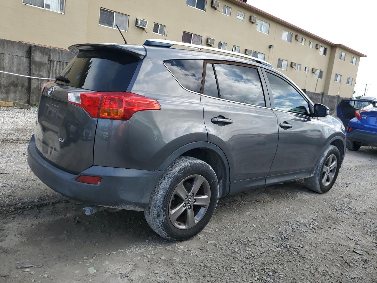 2015 Toyota Rav4 Xle vin: JTMWFREV3FJ027066