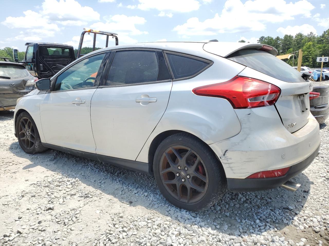 2016 Ford Focus Se vin: 1FADP3K26GL206032