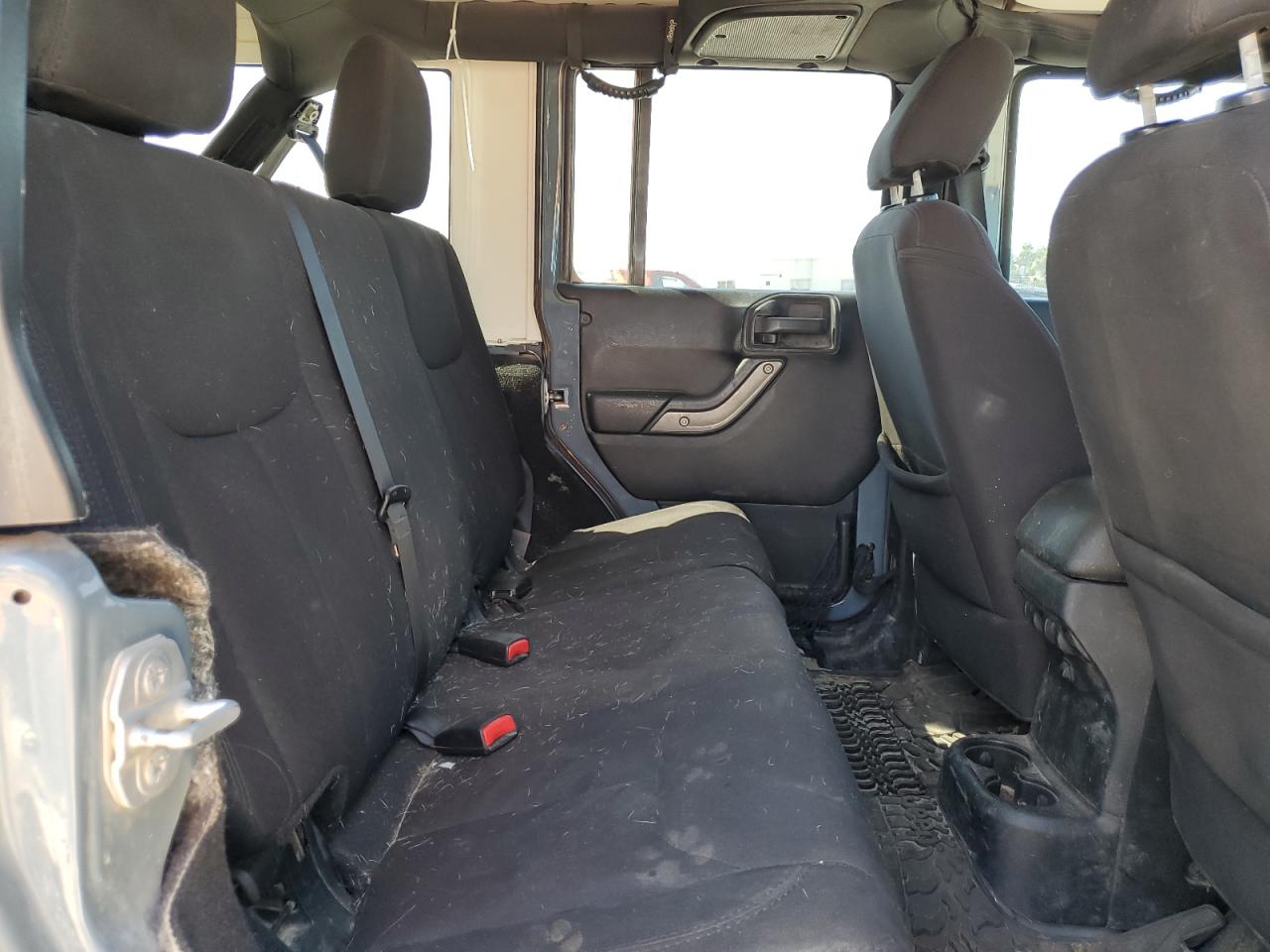 1C4BJWDG2FL524015 2015 Jeep Wrangler Unlimited Sport