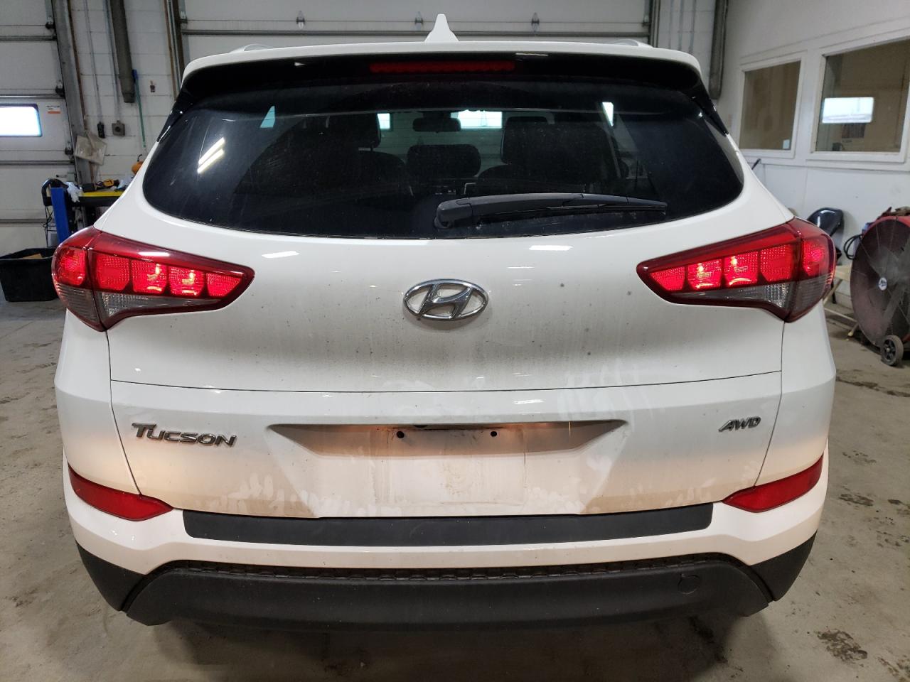 KM8J3CA44JU777575 2018 Hyundai Tucson Sel