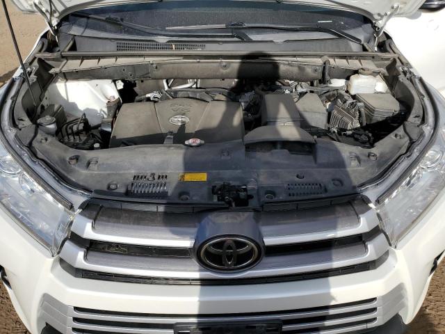 2019 Toyota Highlander - Image 12