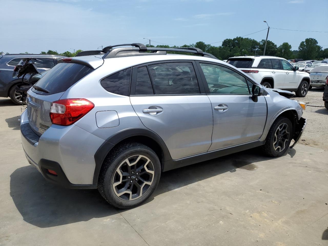 2017 Subaru Crosstrek Premium vin: JF2GPABC3H8227429