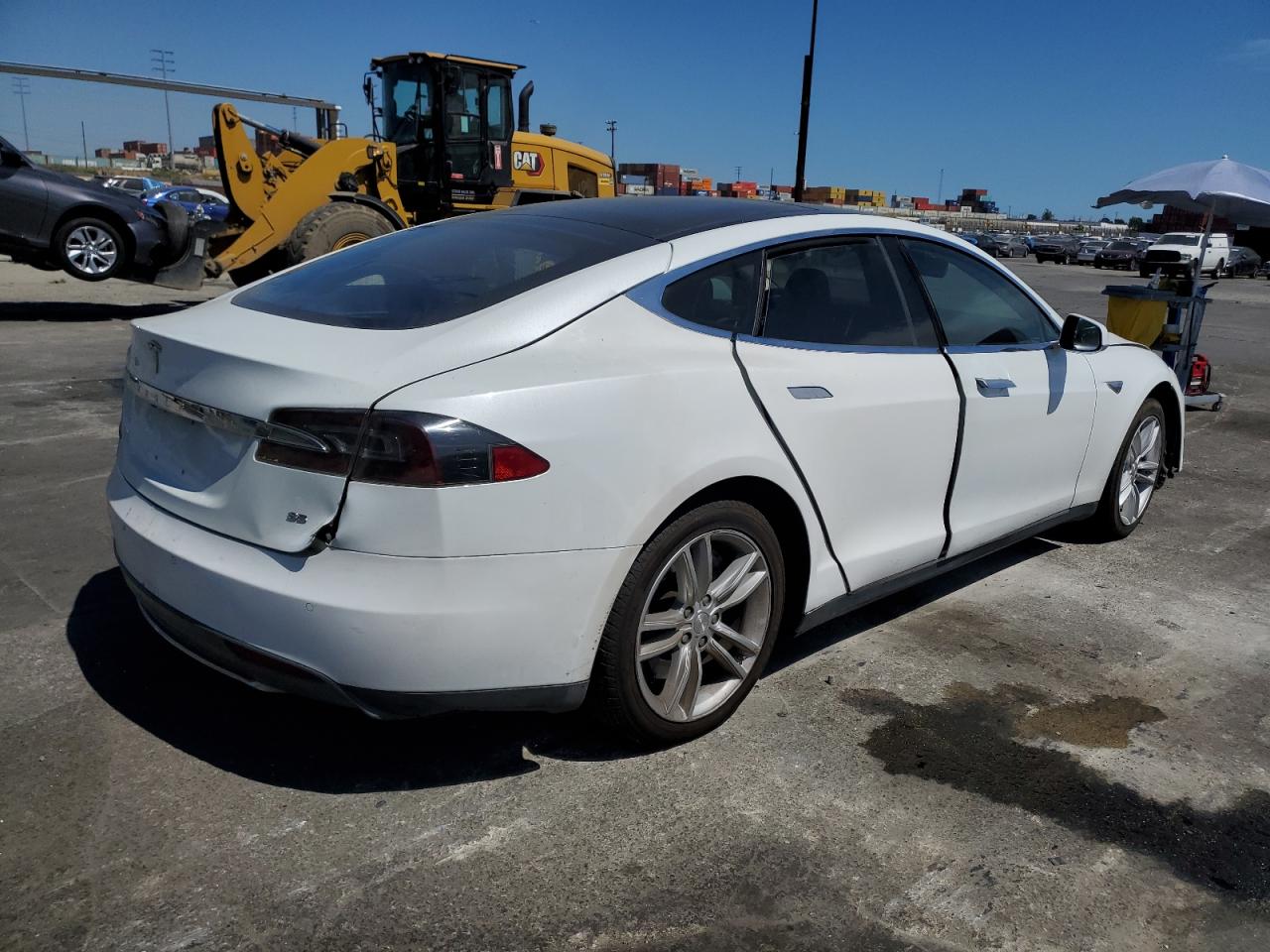 2014 Tesla Model S vin: 5YJSA1H1XEFP38163