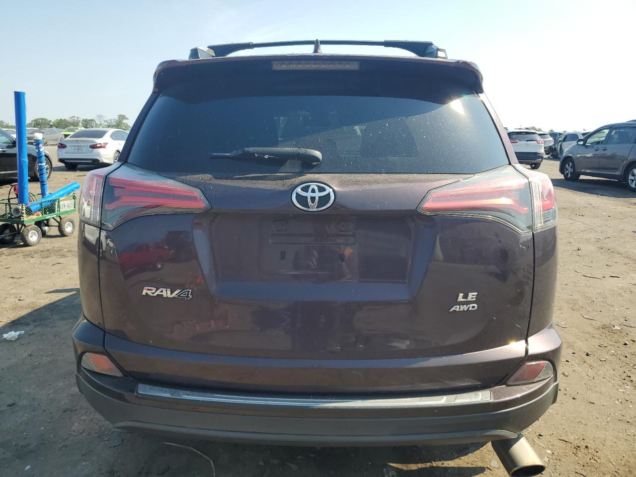2T3BFREV2HW614393 2017 Toyota Rav4 Le
