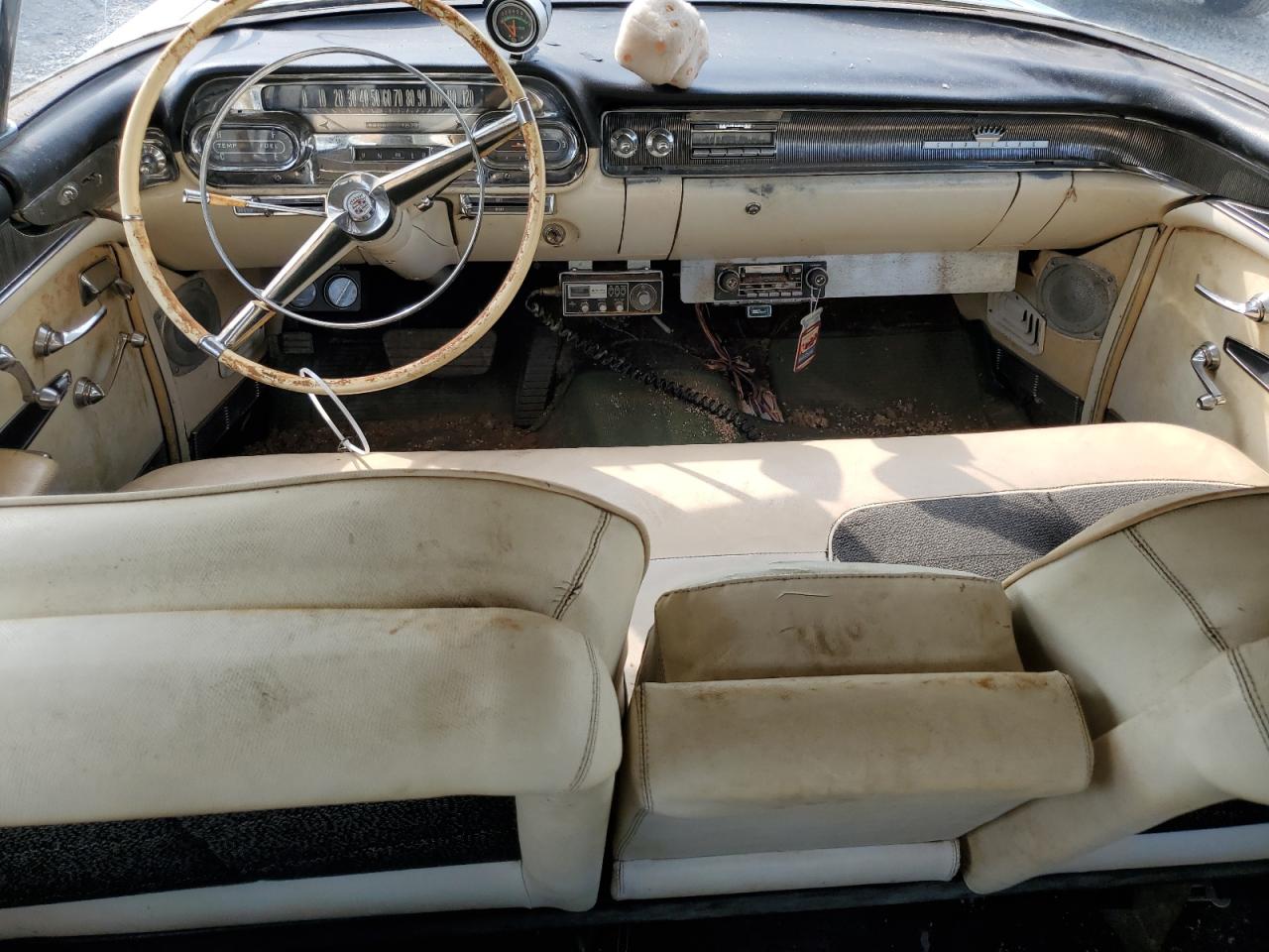 58G052068 1958 Cadillac Series 62