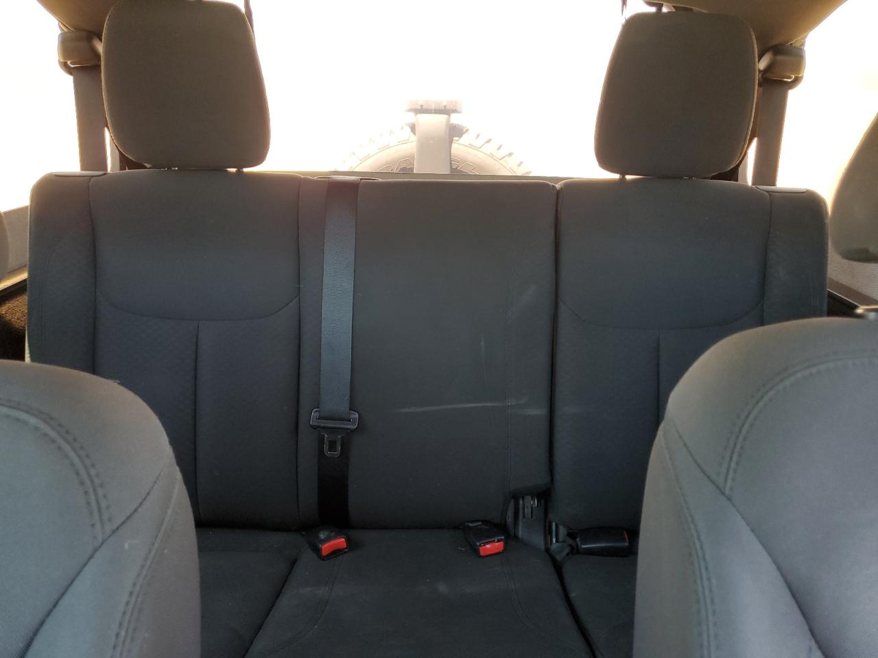 1C4BJWDG4FL740772 2015 Jeep Wrangler Unlimited Sport