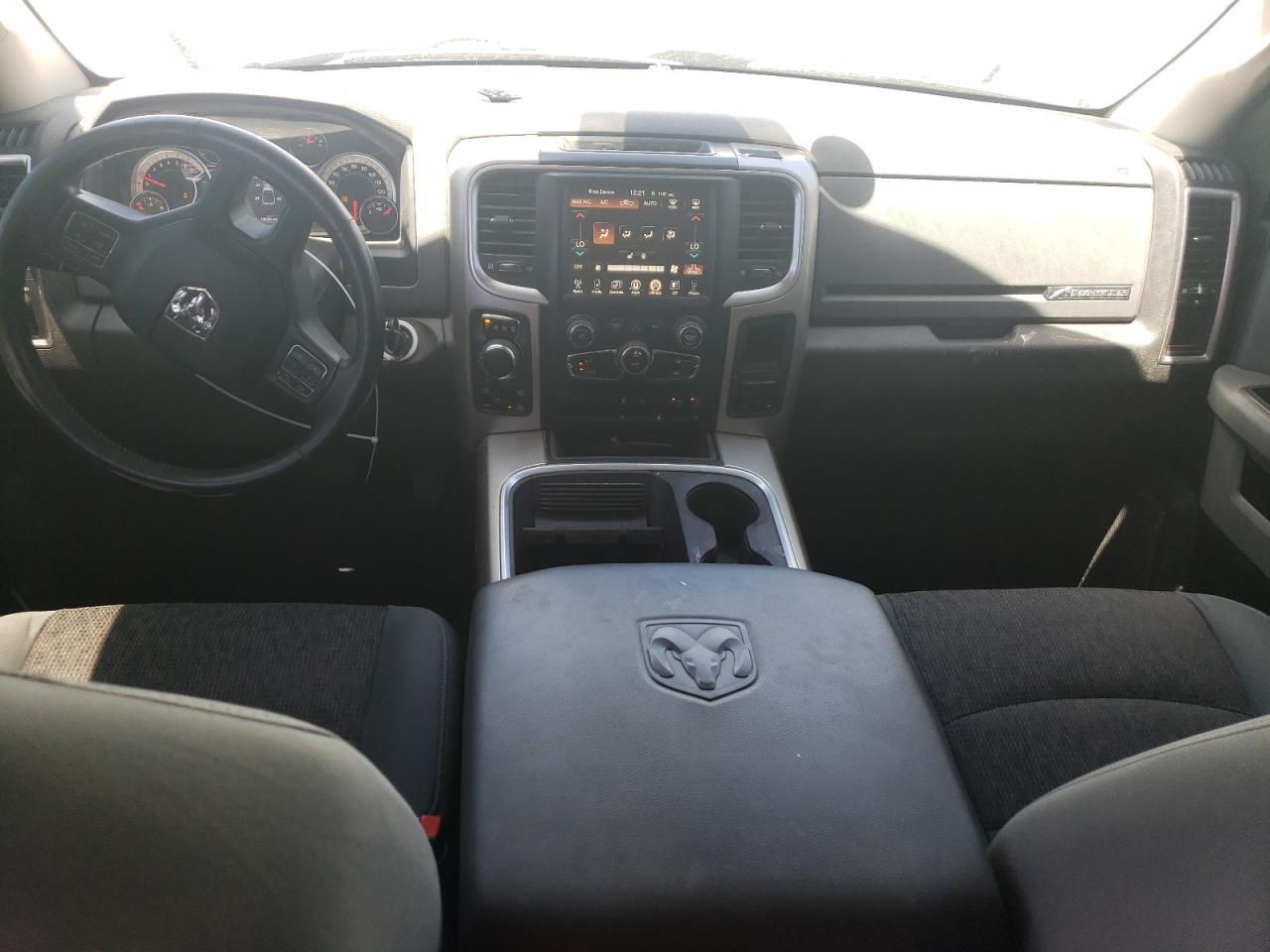 1C6RR7GT4HS569379 2017 Ram 1500 Slt