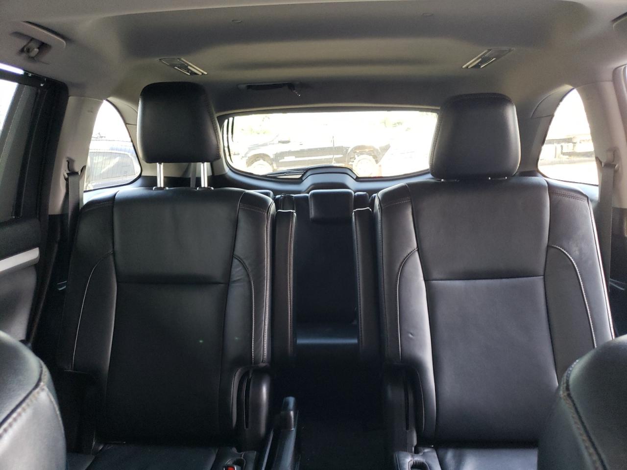 5TDKZRFH3JS527660 2018 Toyota Highlander Se