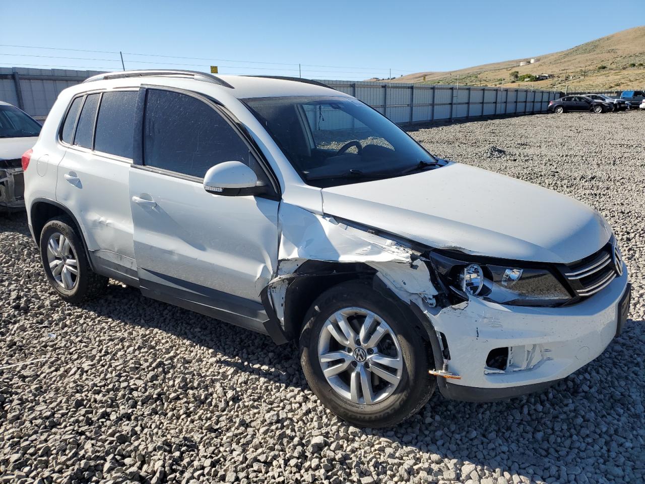 WVGAV7AX8HK036914 2017 Volkswagen Tiguan S