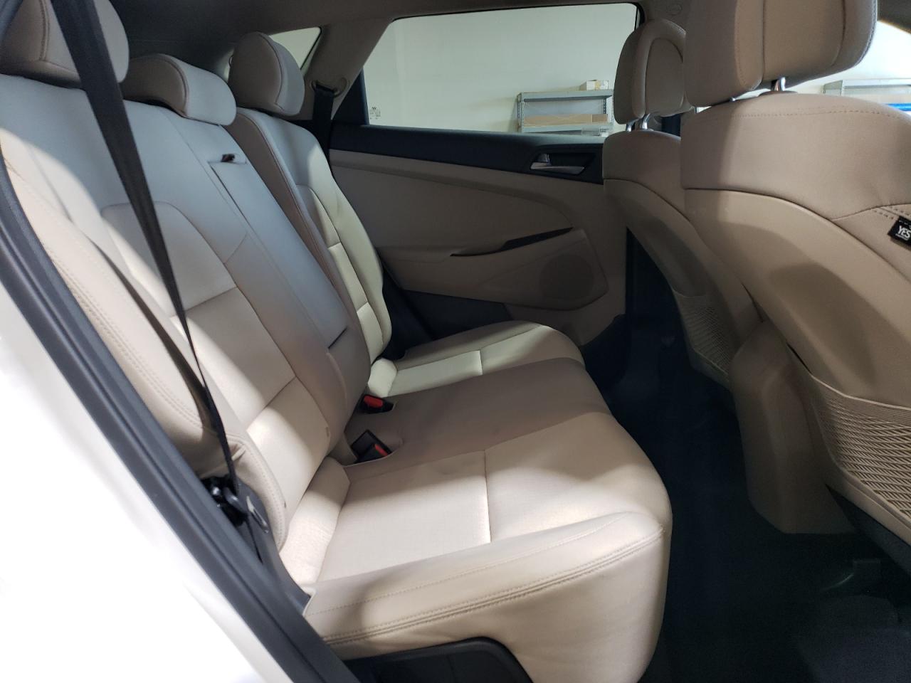 KM8J23A42JU616757 2018 Hyundai Tucson Se