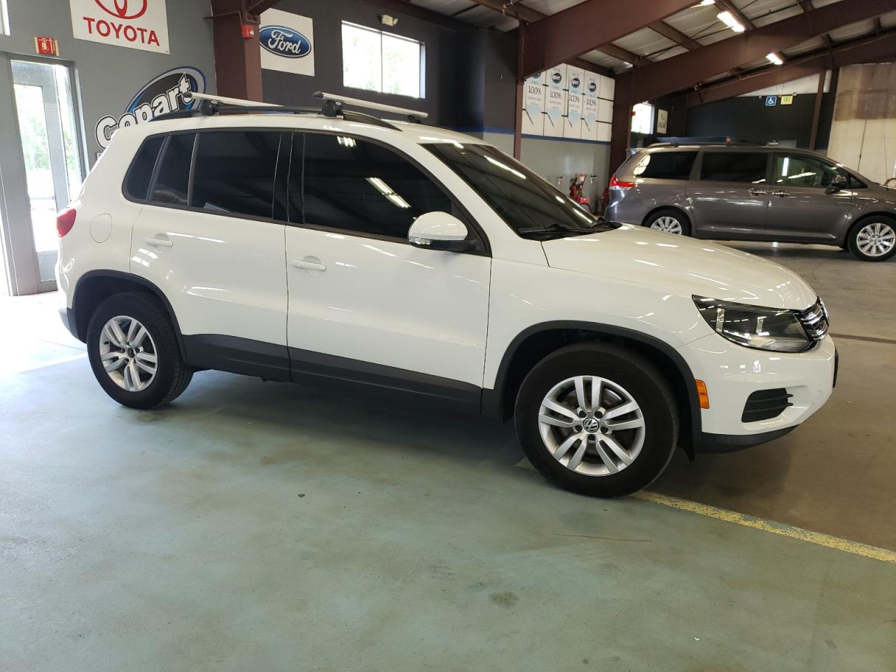 2017 Volkswagen Tiguan S vin: WVGBV7AX1HK027511