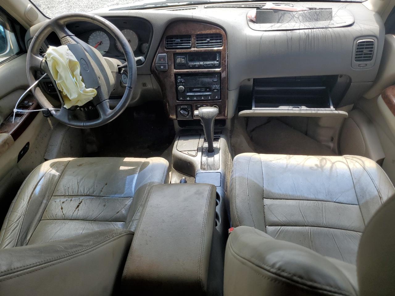 JNRAR07Y2YW084627 2000 Infiniti Qx4