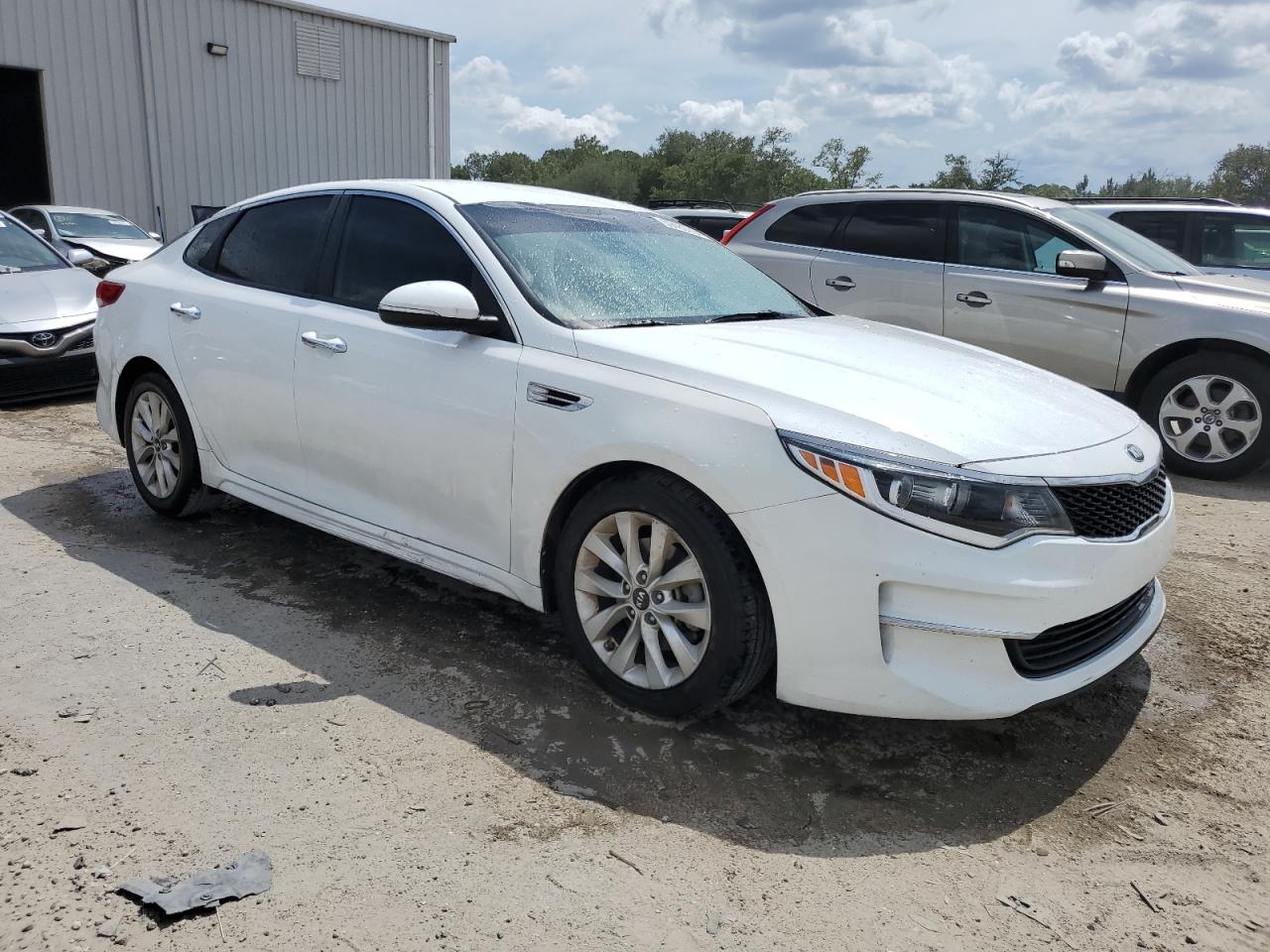 5XXGT4L39HG122742 2017 Kia Optima Lx