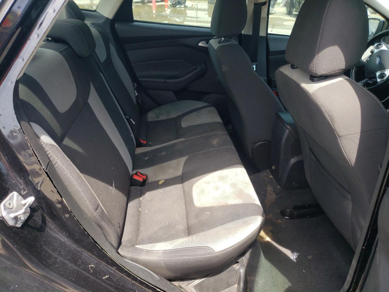 1FAHP3F25CL391552 2012 Ford Focus Se