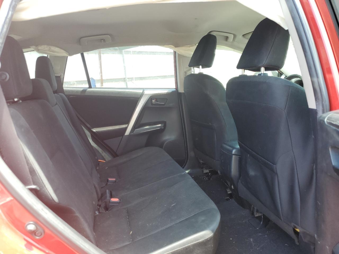 JTMZFREV7HJ116414 2017 Toyota Rav4 Le