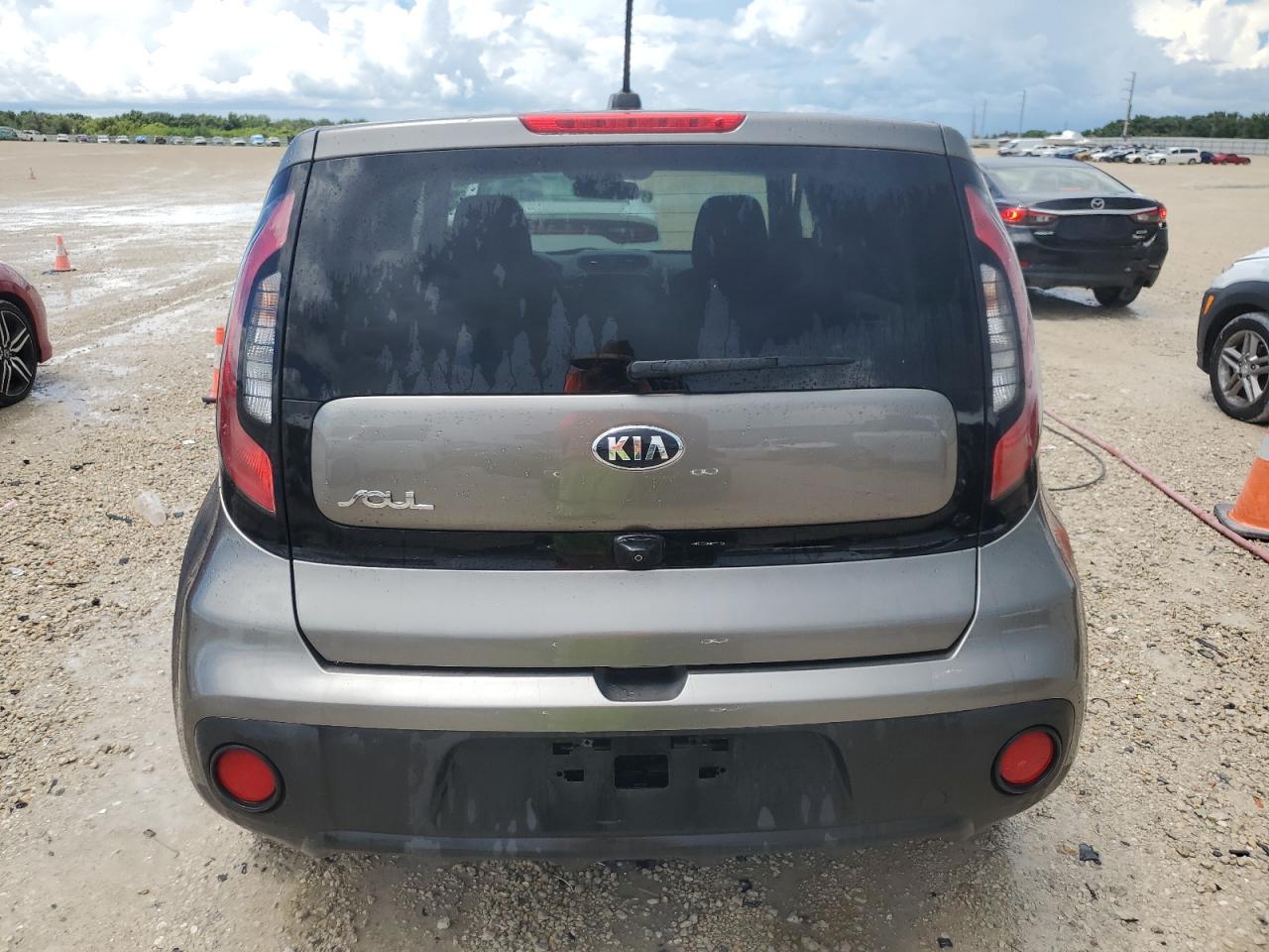 KNDJN2A24J7578600 2018 Kia Soul