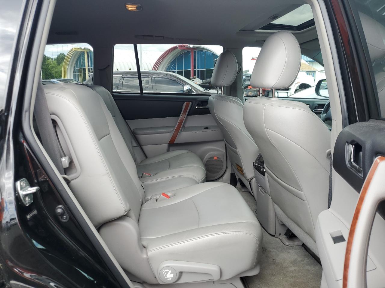 5TDDK3EH2AS008093 2010 Toyota Highlander Limited