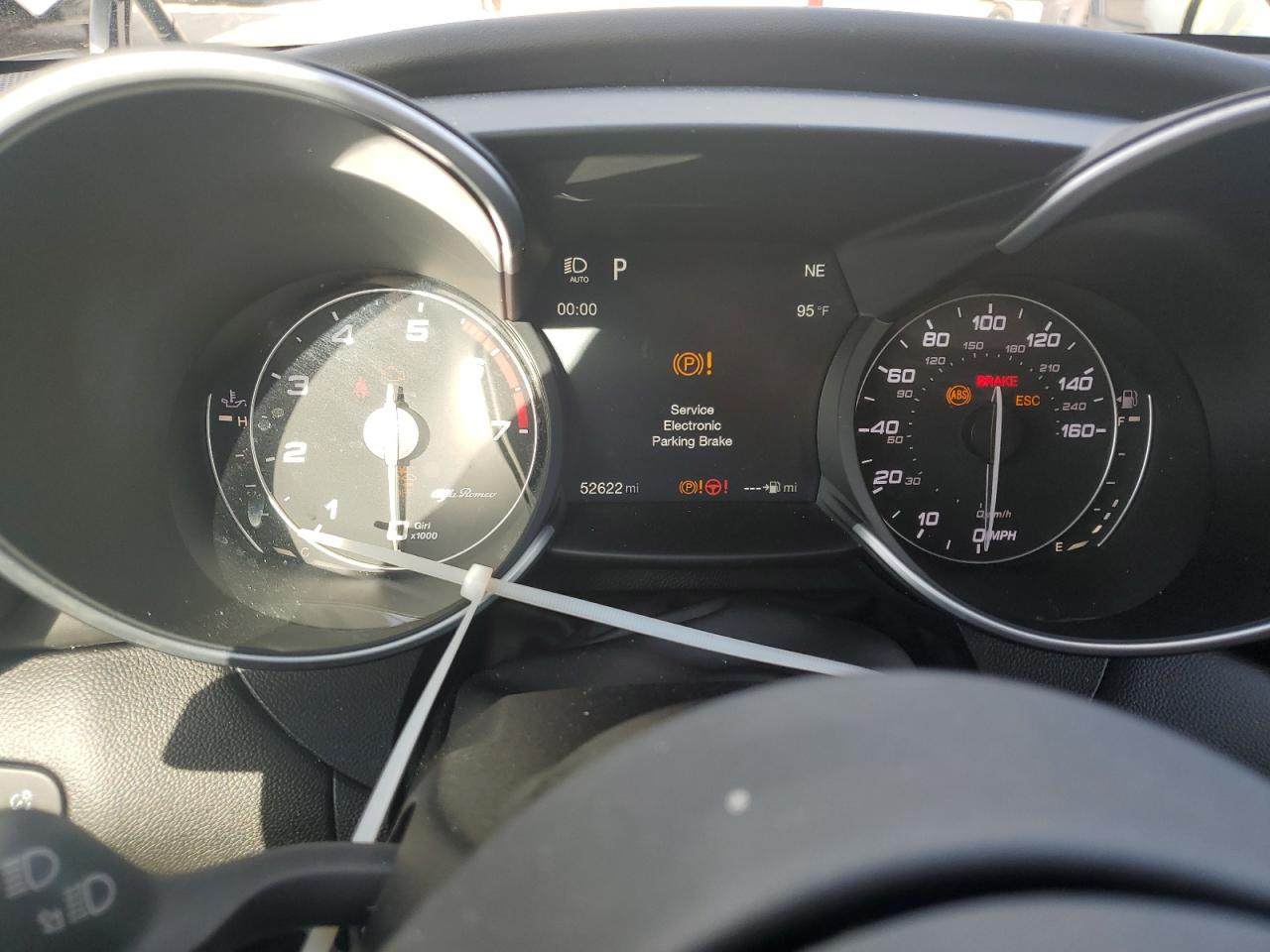 ZARFAECN8J7593598 2018 Alfa Romeo Giulia Ti