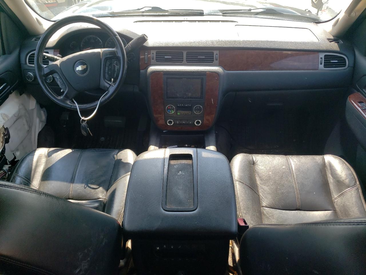 1GNUKJE32AR119807 2010 Chevrolet Suburban K1500 Lt