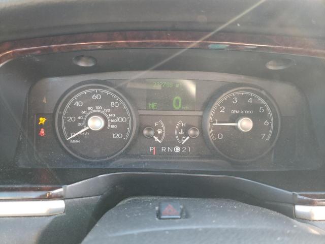 2011 Lincoln Town Car Executive L VIN: 2LNBL8EV3BX765495 Lot: 61185484