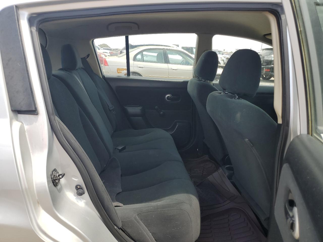 3N1BC1CP8BL464550 2011 Nissan Versa S