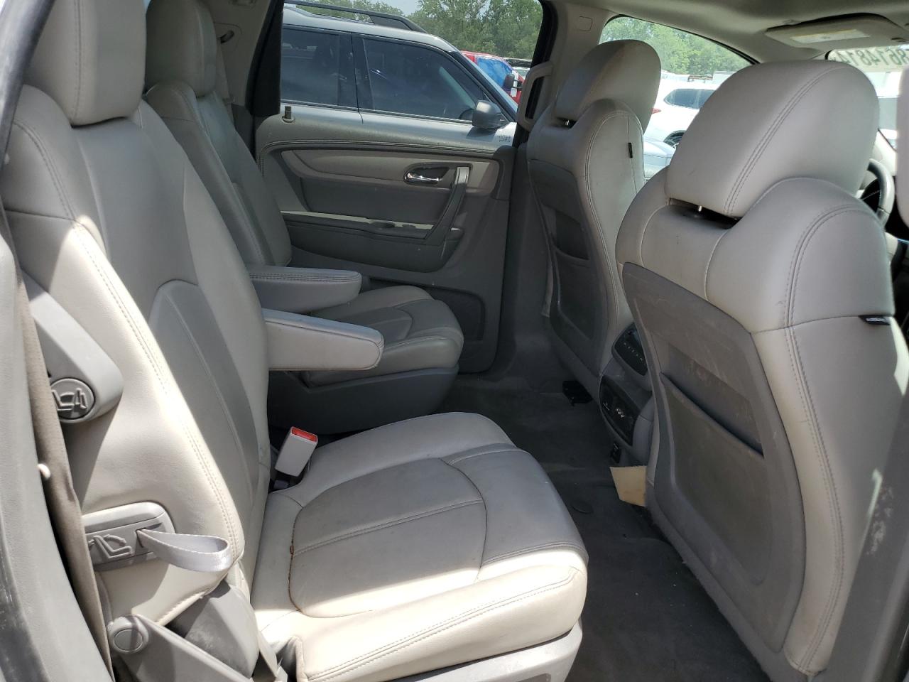 1GNKVHKD9EJ371305 2014 Chevrolet Traverse Lt